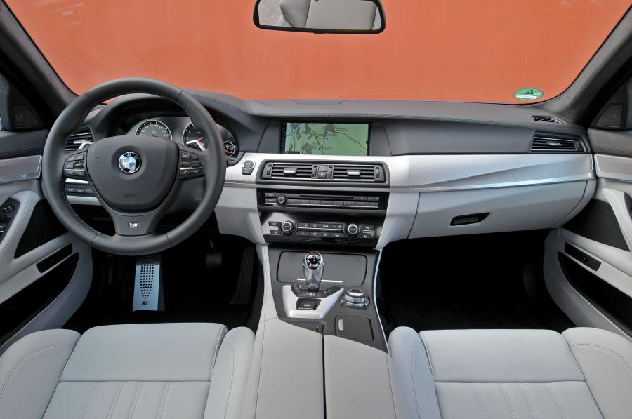  BMW M5 2011 года  (фото 42 из 344)